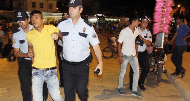 1 yaralı, 4 gözaltı