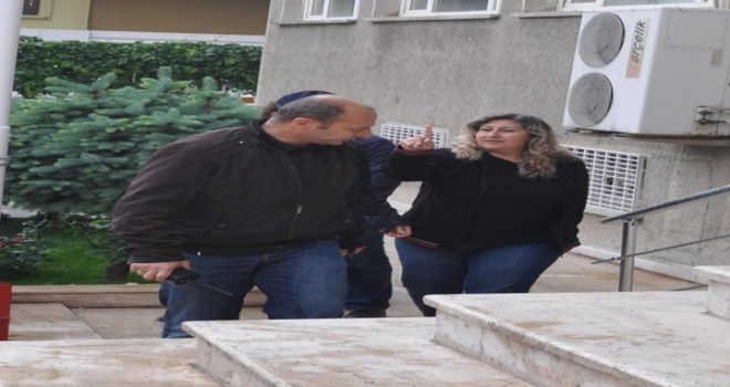 Cumhurbaşkanını Bozkurt İşaretiyle Selamlayan Kadın Gözaltına Alındı