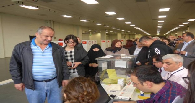 İngiltere Ve İskoçyada Türk Seçmenler Sandık Başında