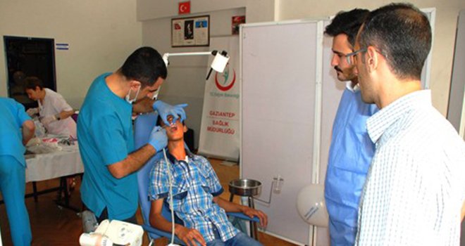 780 Otizmli çocuğu diş tedavi si yapıldı