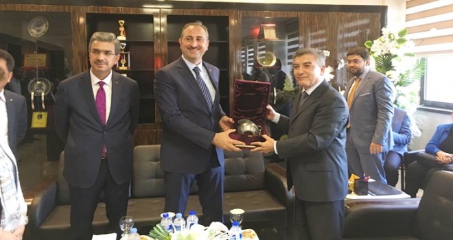 Adalet Bakanı Gül, Başsavcılığı ziyaret etti