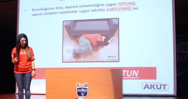 Akut Gaziantep ekibiden Sanko okullarına deprem sunumu