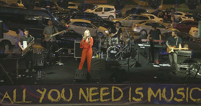 ANKARA, GÜLİZ AYLA İLE "OLMAZSAN OLMAZ " DEDİ...