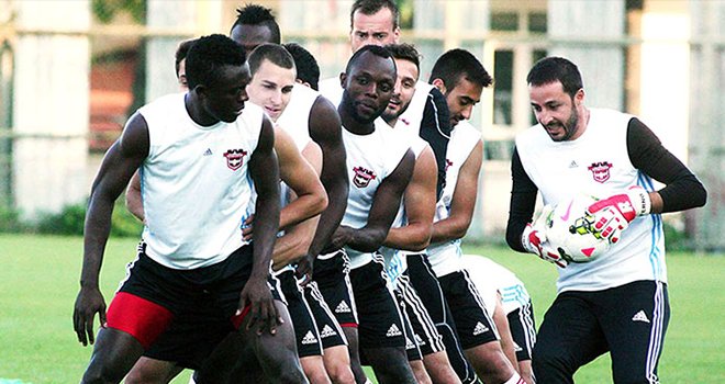 Antrenmanlar tam gaz devam