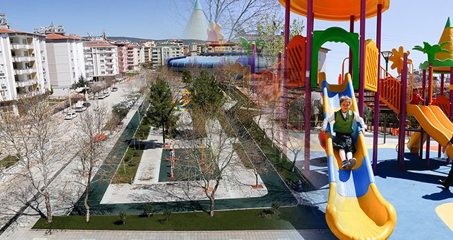 Atatürk Mahallesi’ndeki park yenilendi