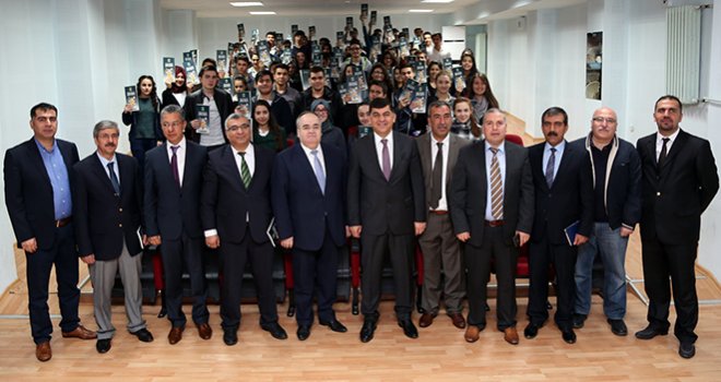 Başkan Fadıloğlu, ÖSYS Tercih Kitapçığı Dağıttı