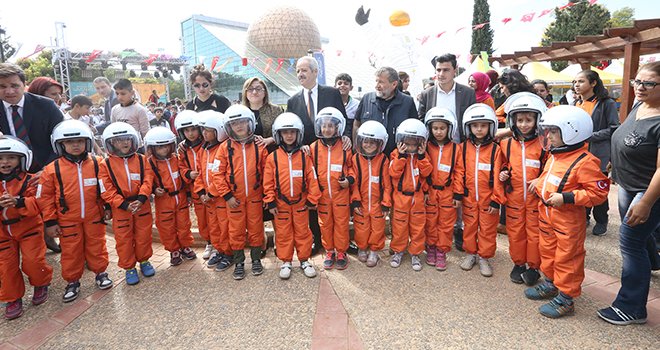 Bilim şenliği büyük bir coşkuyla kutlandı