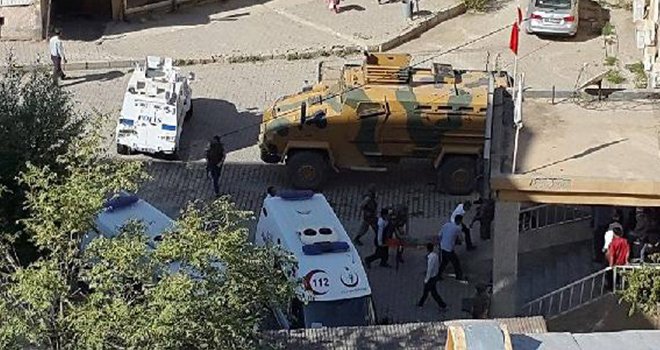 Bir Acı Haber de Şemdinli’den: 2 şehit