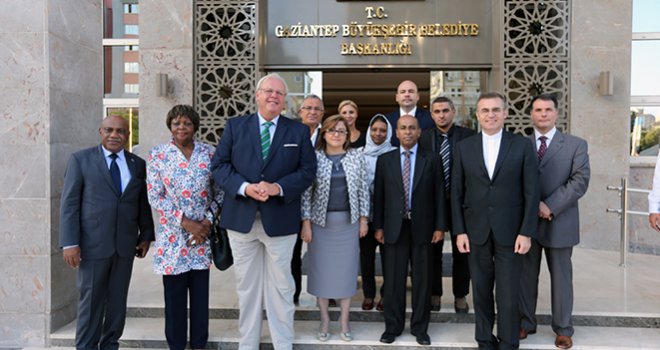 Büyükelçiler Dünya Barışına Katkı İçin Başkan Şahin’i Ziyaret Ettiler