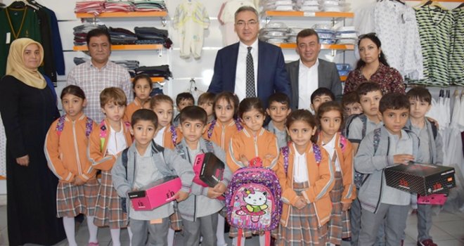 Büyükşehir'den öğrencilere okul yardımı