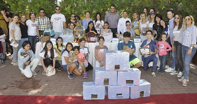 Can Dostlar Kırmızı Halıda