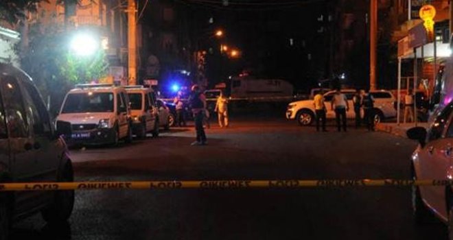 Diyarbakır'da polis merkezine bombalı saldırı