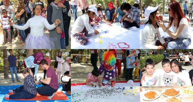 Down sendromlu çocukların 23 Nisan coşkusu
