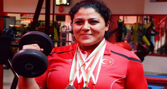 ENGEL TANIMAYAN ZEYNEP MADALYAYA DOYMUYOR