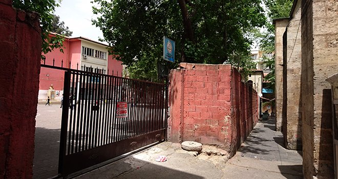 Esnaf, Cumhuriyet ilkokulu’nun yerine yeşil alan istiyor