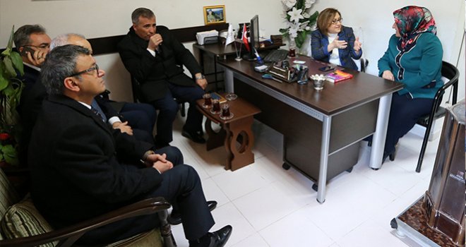 ESNAFIN SORUNLARINI YERİNDE DİNLİYOR