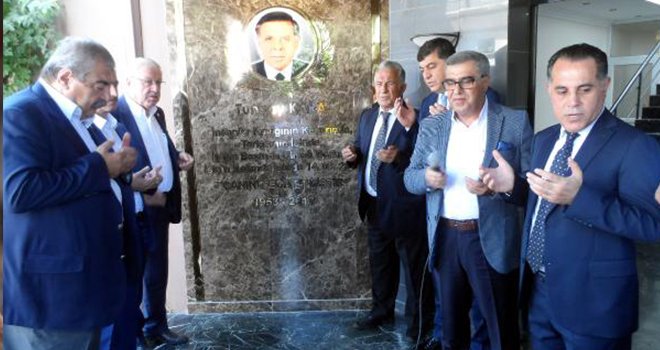 Fabrika yangınında ölen işadamı anısına anıt yapıldı