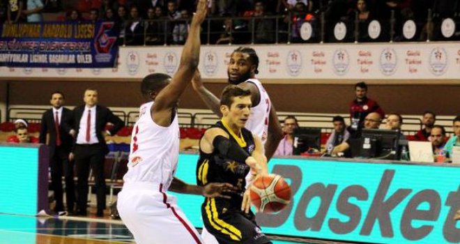 Gaziantep Basket evinde mağlup 74-87