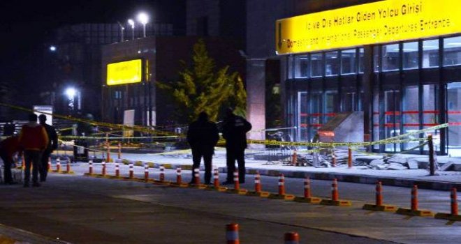 GAZİANTEP HAVAALANI'NDA BOMBA PANİĞİ!..