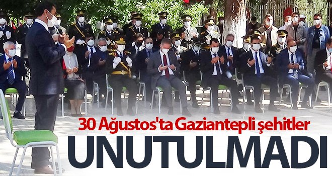Gaziantep protokolü şehitlikleri ziyaret etti