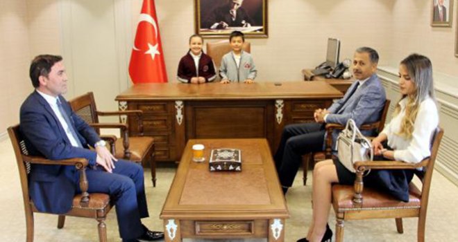 Gaziantep Valisi, koltuğunu öğrencilere devretti