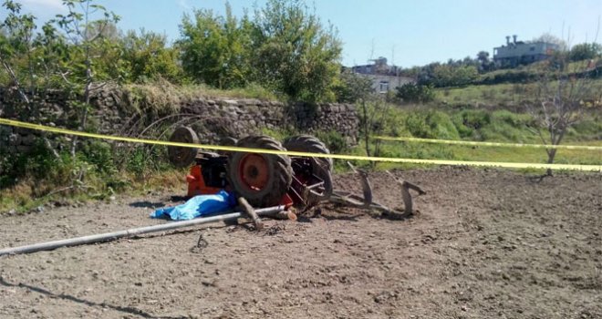Gaziantep'te devrilen traktörün altında kalan çiftçi öldü