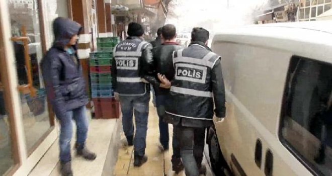 Gaziantep'te işyerine silah ve uyuşturucu operasyonu