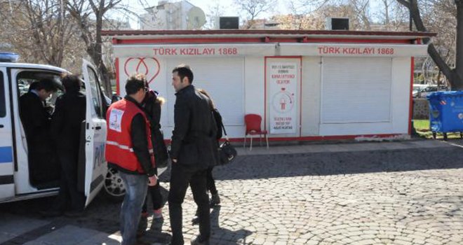 Gaziantep'te, Kızılay'ın kan toplama birimine hırsızlar girdi