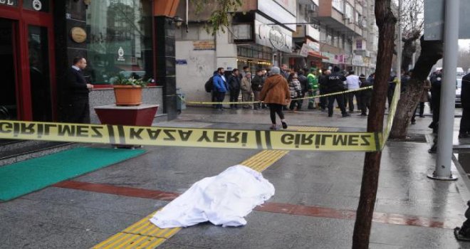 Gaziantep'te otelin 6'ncı katından atlayan lokantacı öldü