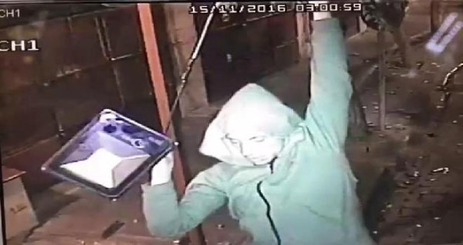 Gaziantep'te projektör hırsızlığı güvenlik kamerasında