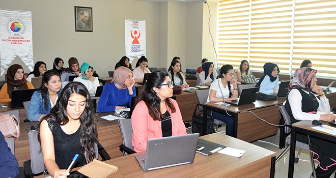 'Geleceği Yazan Kadınlar Projesi’nde eğitim