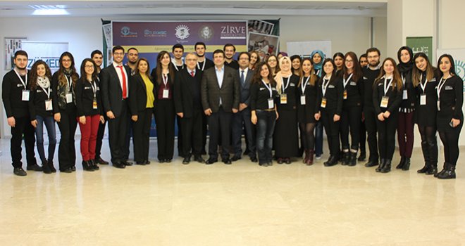 Geleceğin Doktorları Zirve’de Buluştu