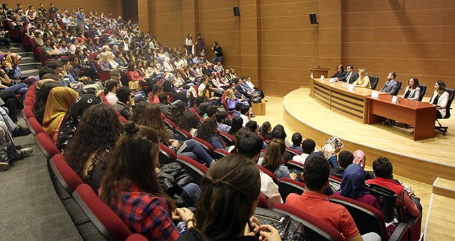 Hukukçular, GAÜN’de kariyer masasında