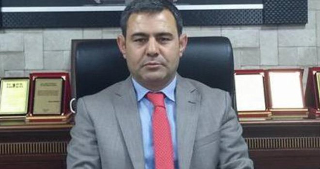 İhale sonrası İlçe Milli Eğitim Müdürünü sopalarla dövdüler