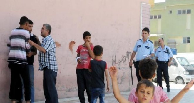 KAÇAK SİGARA KAVGASI: 7 YARALI