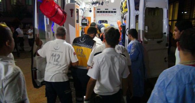 Kilis'in karşısında bomba yüklü 2 araç patlattı