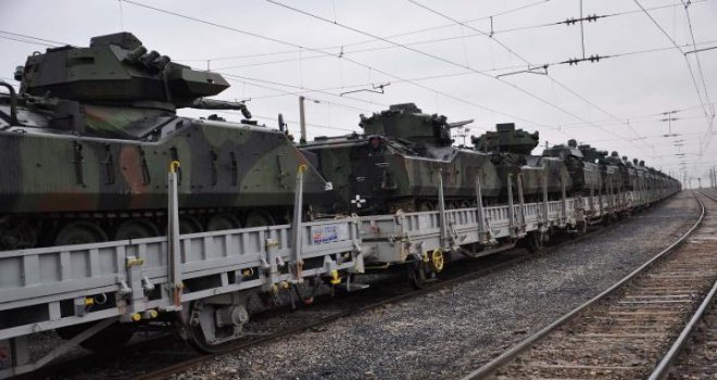 Kocaeli'den sınıra zırhlı askeri araç sevkiyatı