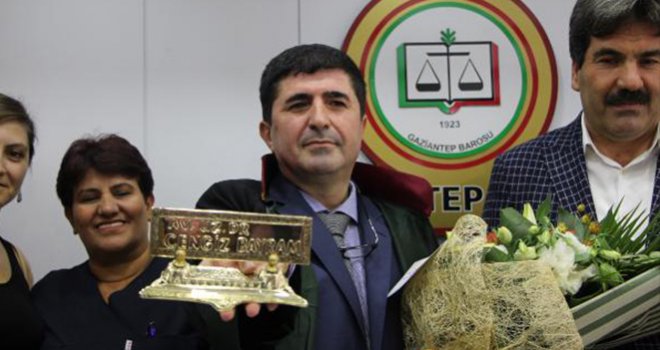 Marifetin böylesi :Doktor, mali müşavir ve şimdi de avukat oldu