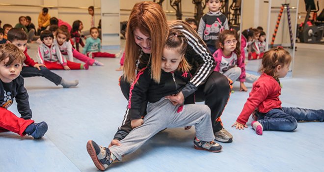 MİNİKLER ŞEHİTKAMİL’DE SPOR YAPIYOR