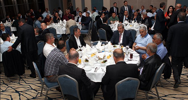 MST ailesi Ankara'da yemekte buluştu