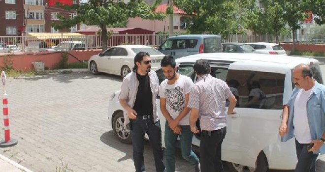 'NİYE GELMİŞ' DEDİ, GÖZALTINA ALINDI