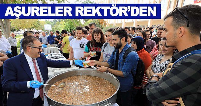 Rektör Gür, öğrencilere aşure dağıttı
