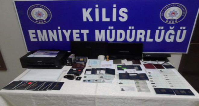 Sahte Kimlik Ve Pasaport Yapan Suriyeli Gözaltına Alındı