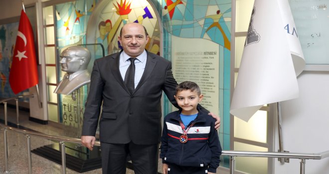 Sanko okulları öğrencisinin başarısı