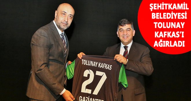 Şehitkamil Belediyesi Tolunay Kafkas’ı konuk etti