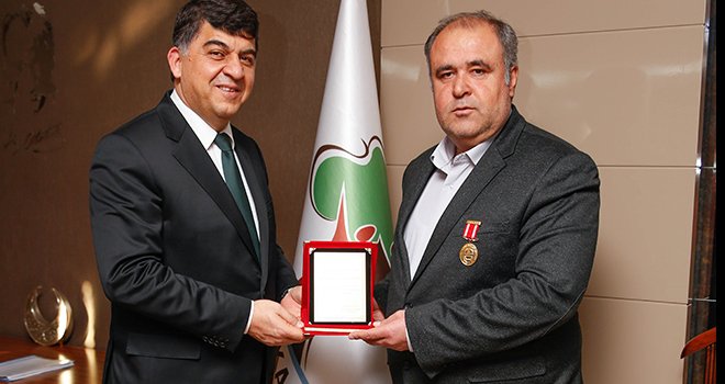 Seyrantepe'den Başkan Fadıloğlu'na teşekkür plaketi