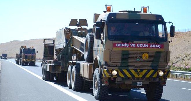 SINIRA TANK VE ASKER SEVKİYATI