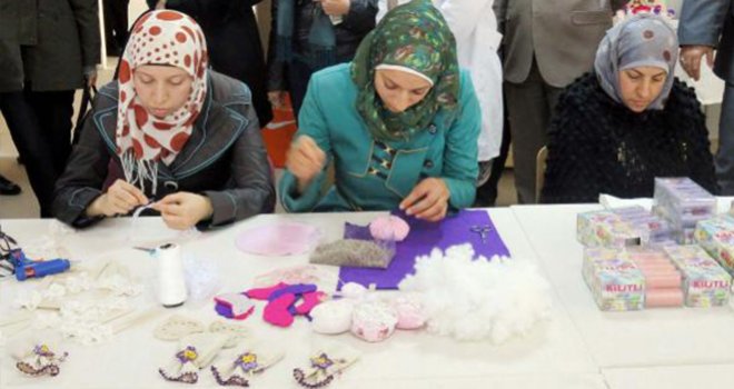 Suriyeli Kadınların Ürünleri Mağazalarda Satılacak