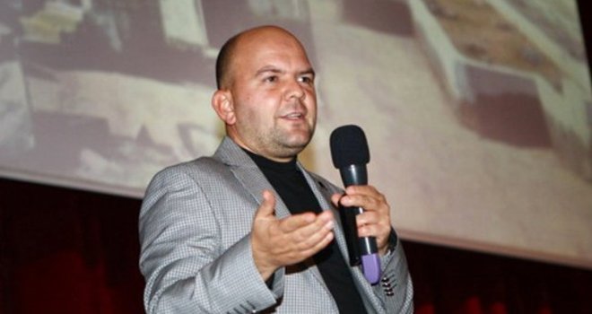 Talha Uğurluel, “Kanuni’nin Akıl Oyunları”nı anlatıyor