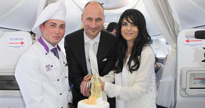 THY uçağında düğün